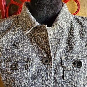 Vintage Wallpaper Animal Print Vest